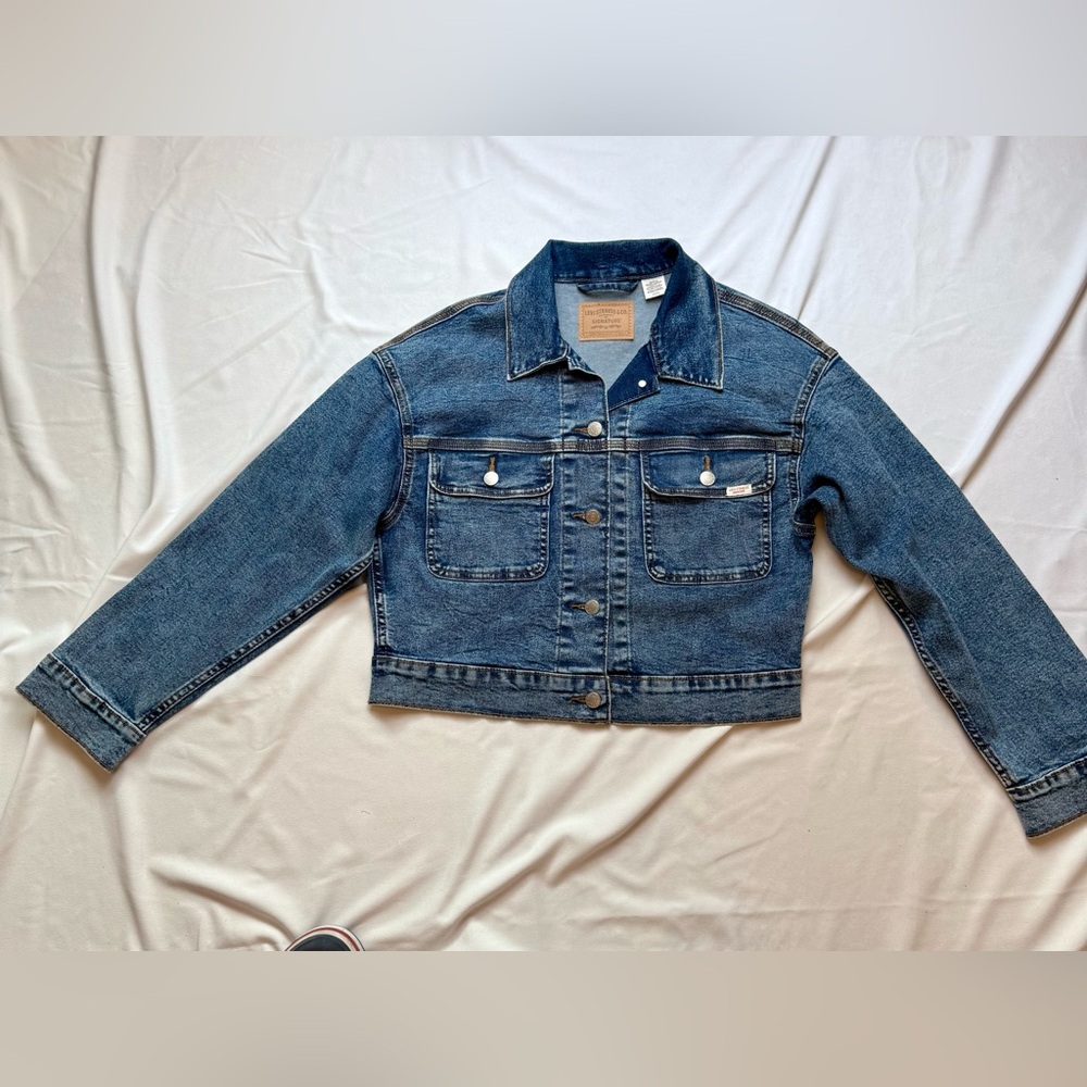 Levi's Women's Cropped Denim Jacket Y2K Size Small Light Wash Blue